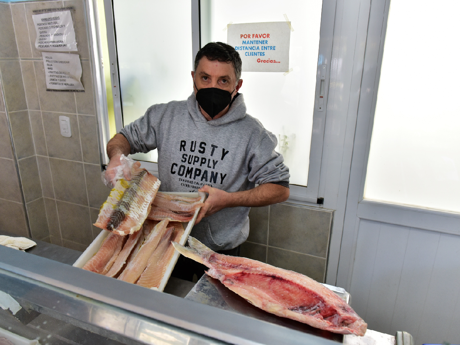 Hay escasez de pescados y subieron los precios a pocos días de Semana Santa