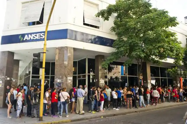 Los planes sociales agravan la pobreza
