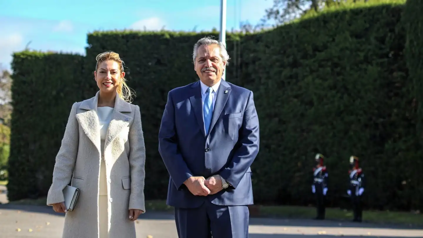 Los 30 días oculta en Olivos: los funcionarios que entraron cuando Yañez dijo haber sido golpeada en el ojo. (Foto: Presidencia)