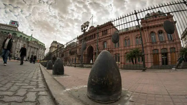 Un auto con prohibición de circulación en Entre Ríos, sospechoso en Casa Rosada