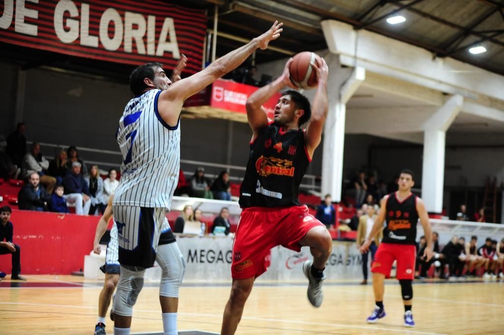 Central recibe a Bancario en el Bértora y Racing viaja a San José por su primer triunfo