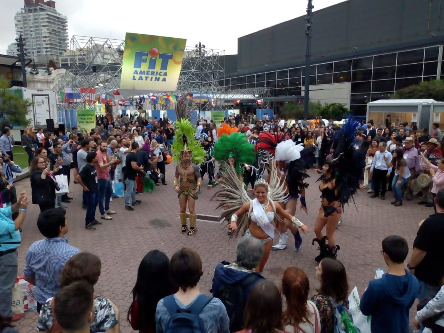 El Carnaval le puso brillo y sensualidad a la Feria Internacional de Turismo