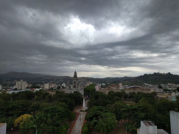 Tormenta eléctrica en Tandil: más de 250 reclamos y zonas con alta concentración de rayos