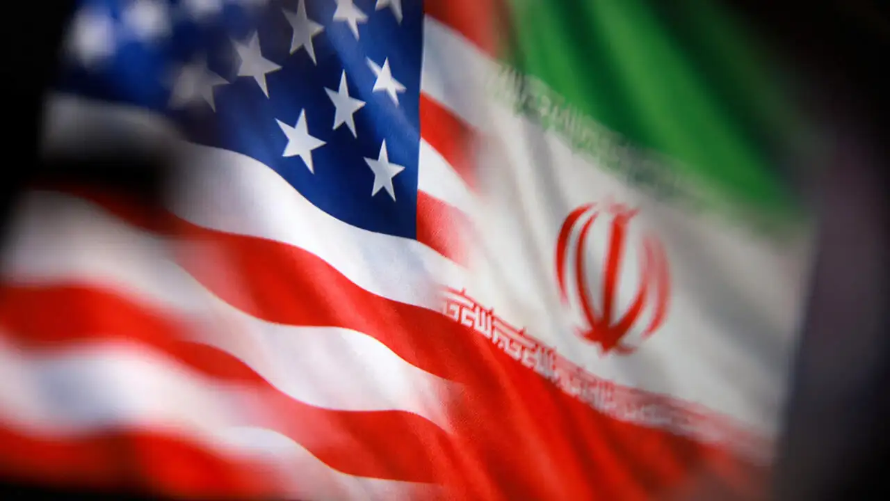 Bandera de EEUU e Irán.