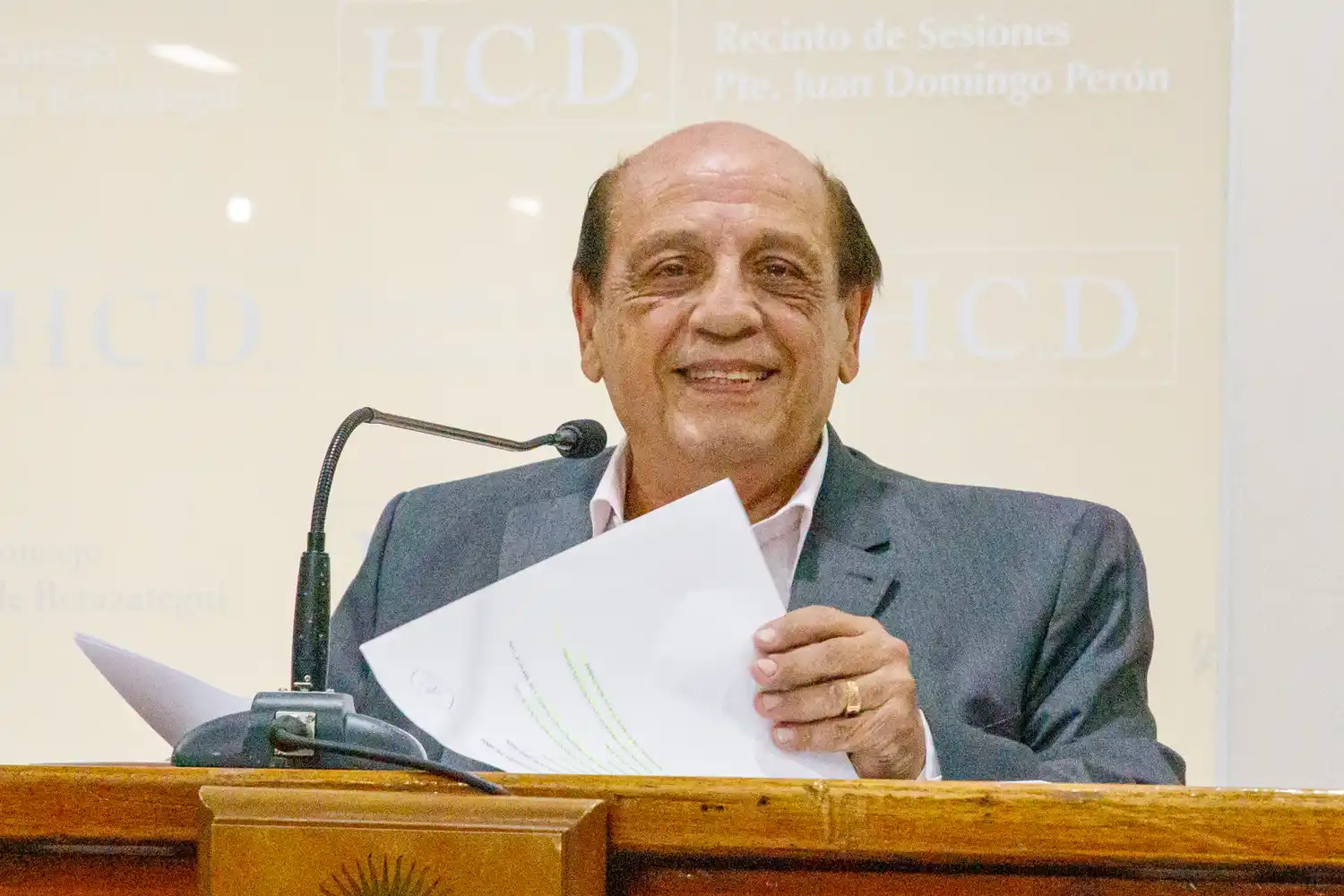 Mussi cargó contra el presidente por la falta de fondos.