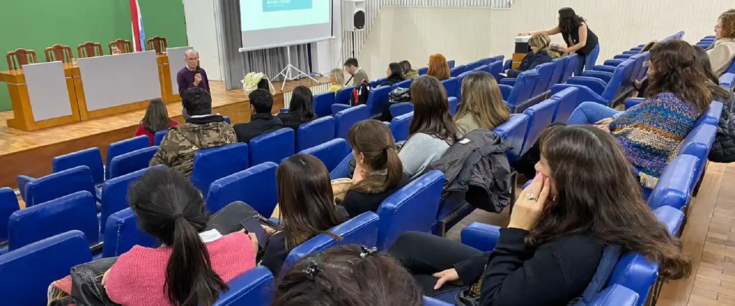 El CGE brindó una charla de identidad a cargo de Jorge Kerz