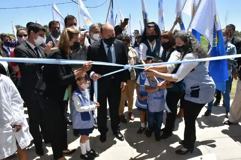 Insfrán: “Inaugurar obras es un verdadero hecho de amor”