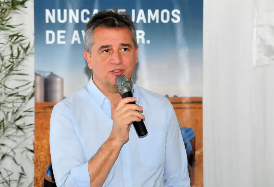En Tandil, el ministro Etchevehere pidió "no volver al pasado"