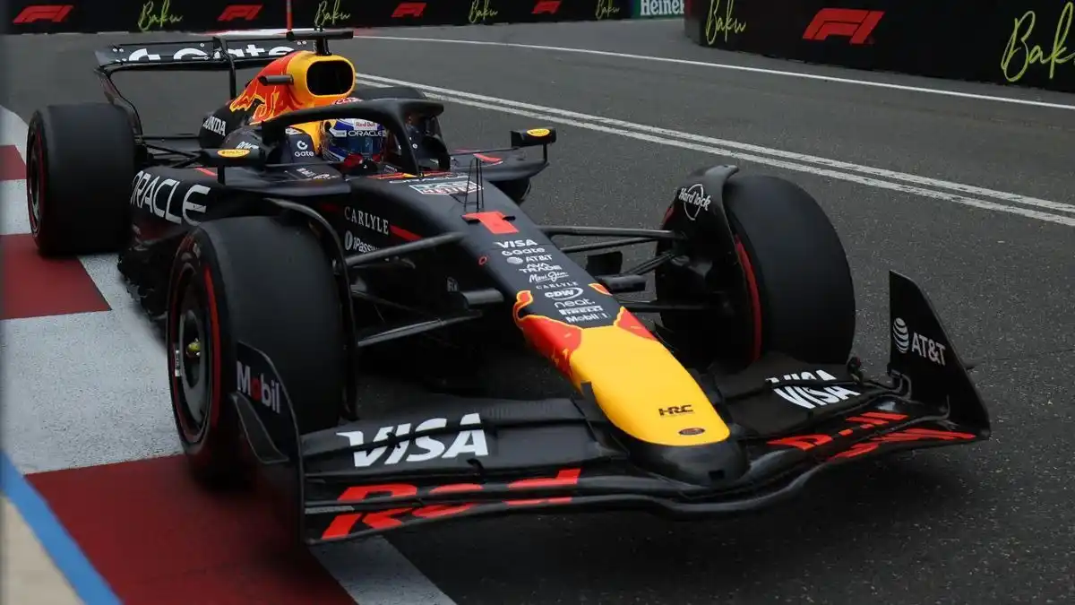 Verstappen ganó por cuarta vez en el año.