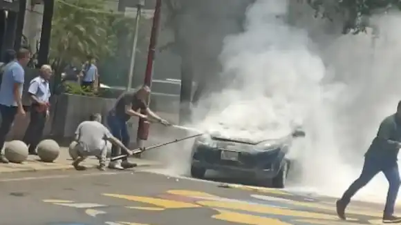 INCENDIOS Y OBSTRUCCIÓN DE VÍAS: ausencia y mala calidad de combustibles generan caos en Zulia (VIDEOS)