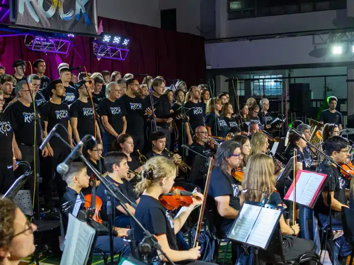 Pinceladas de Rock: una fiesta coral con más de 200 artistas en escena