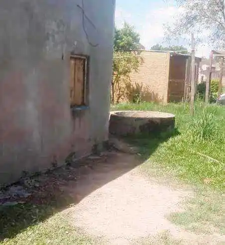 Una niña falleció ahogada al caer a un aljibe