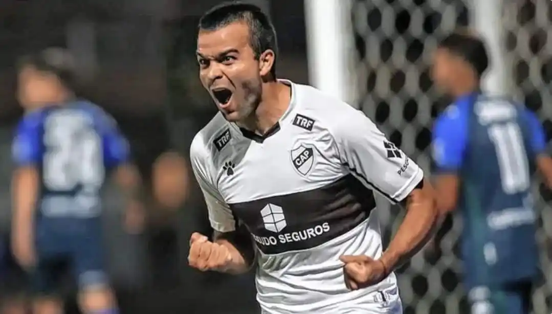 Facundo Curuchet vuelve al fútbol argentino: dónde jugará el delantero de Gualeguaychú