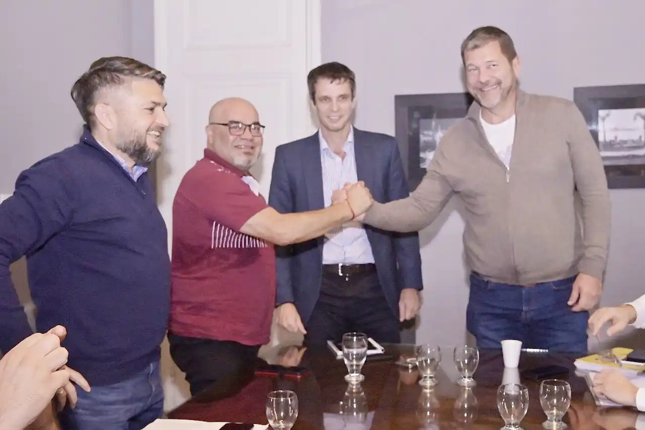 Armando Gay consolida el apoyo de los gremios municipales