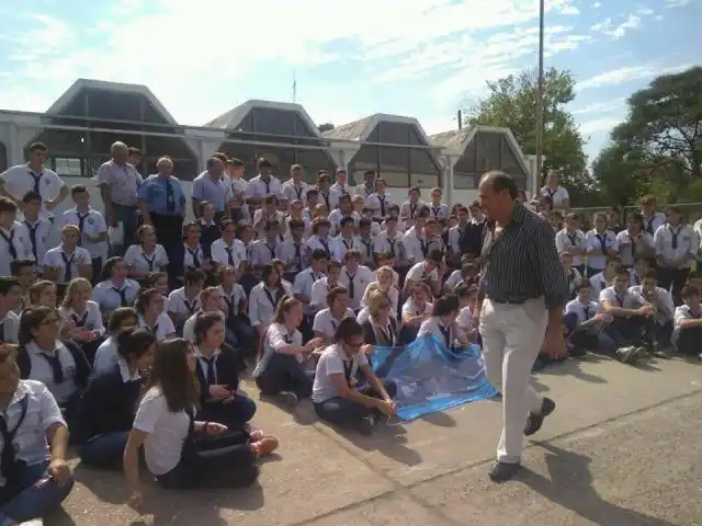 Excombatientes de Malvinas visitaron el Instituto San Martin