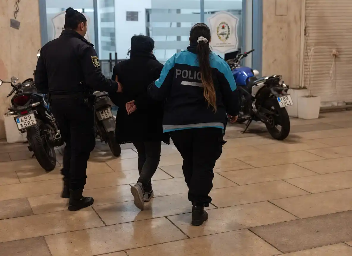 La mujer fue bajada del colectivo y trasladad a la Subcomisaría Casino.