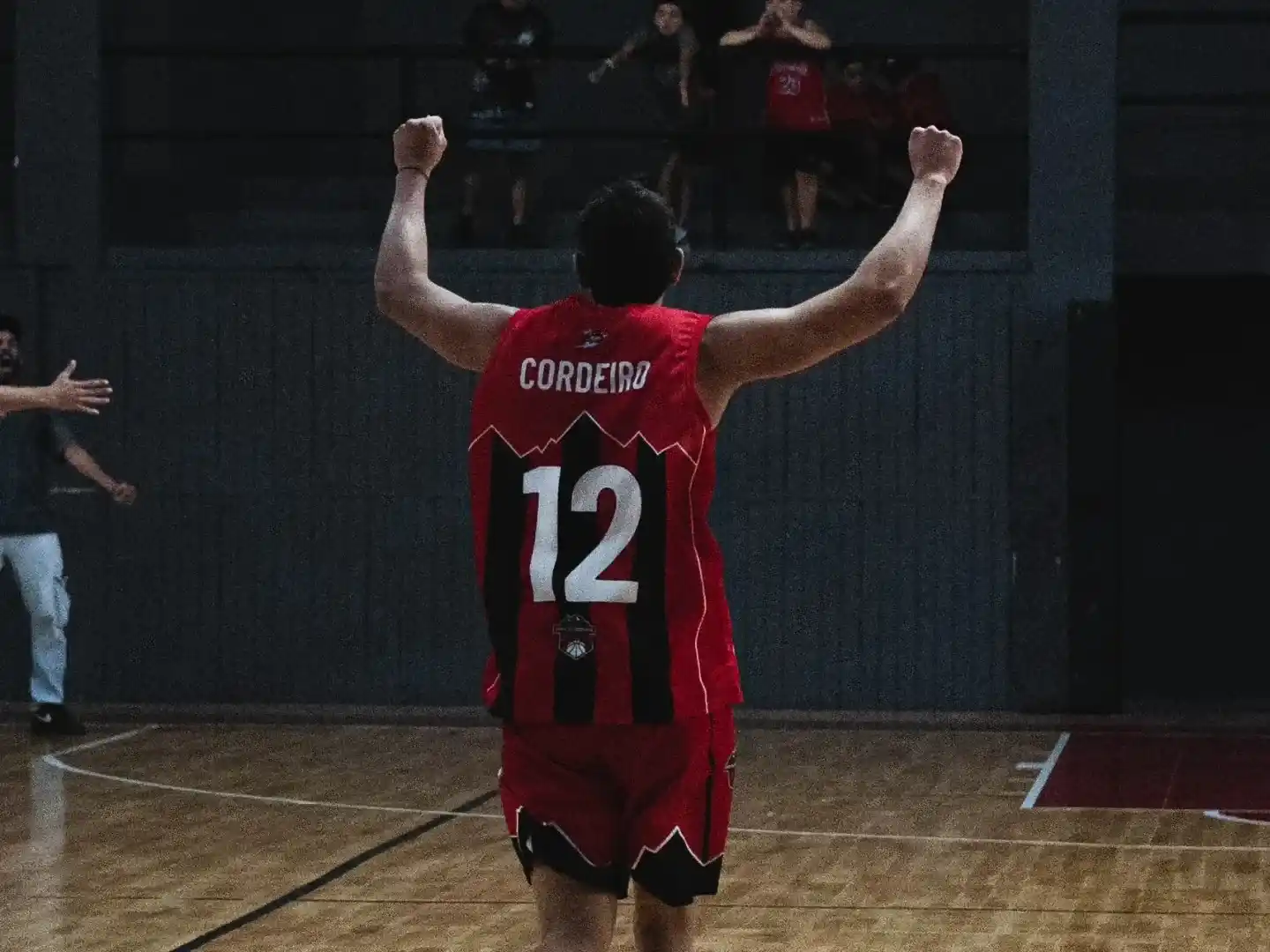 Cordeiro descolló con 32 puntos ante los pampeanos.