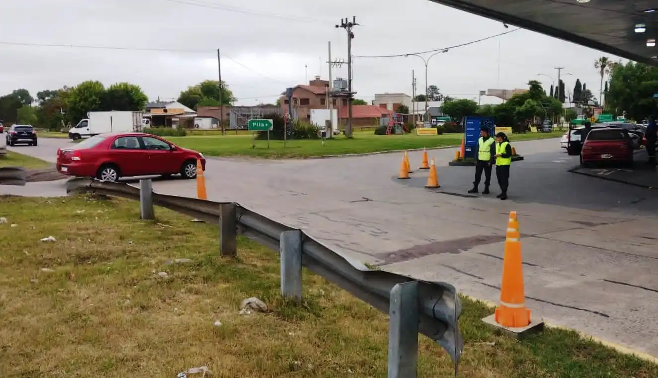 Por un cruce seguro, operativo de tránsito en Lezama por el fin de semana largo
