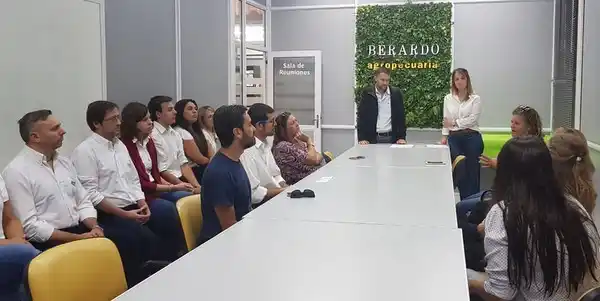 Berardo Agropecuaria entregó más de $300 mil a dos instituciones