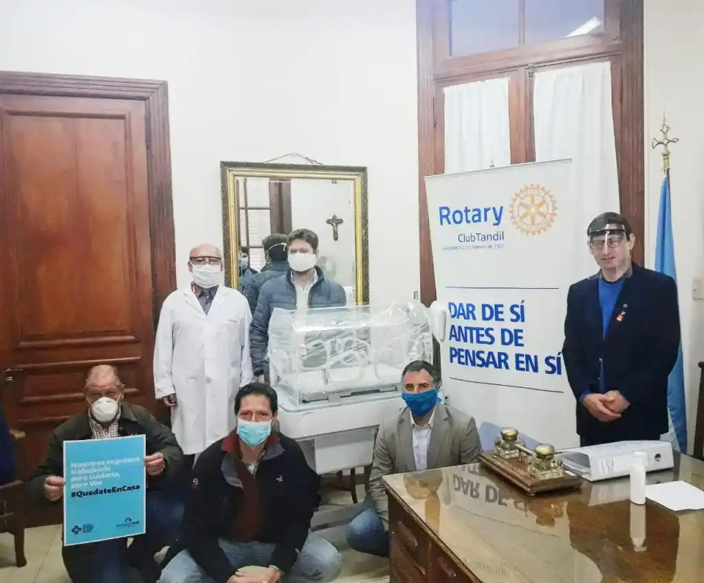 La Fundación Rotary Internacional donó una incubadora al Hospital Ramón Santamarina