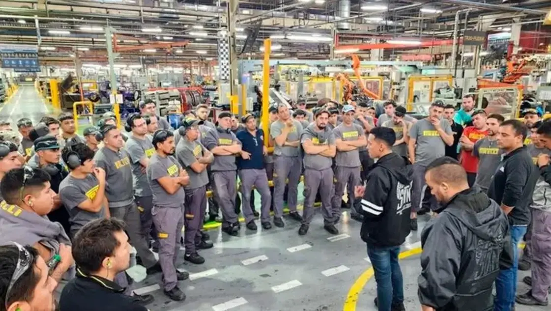 La situación se suma a un proceso de ajuste que la compañía atraviesa desde 2023.