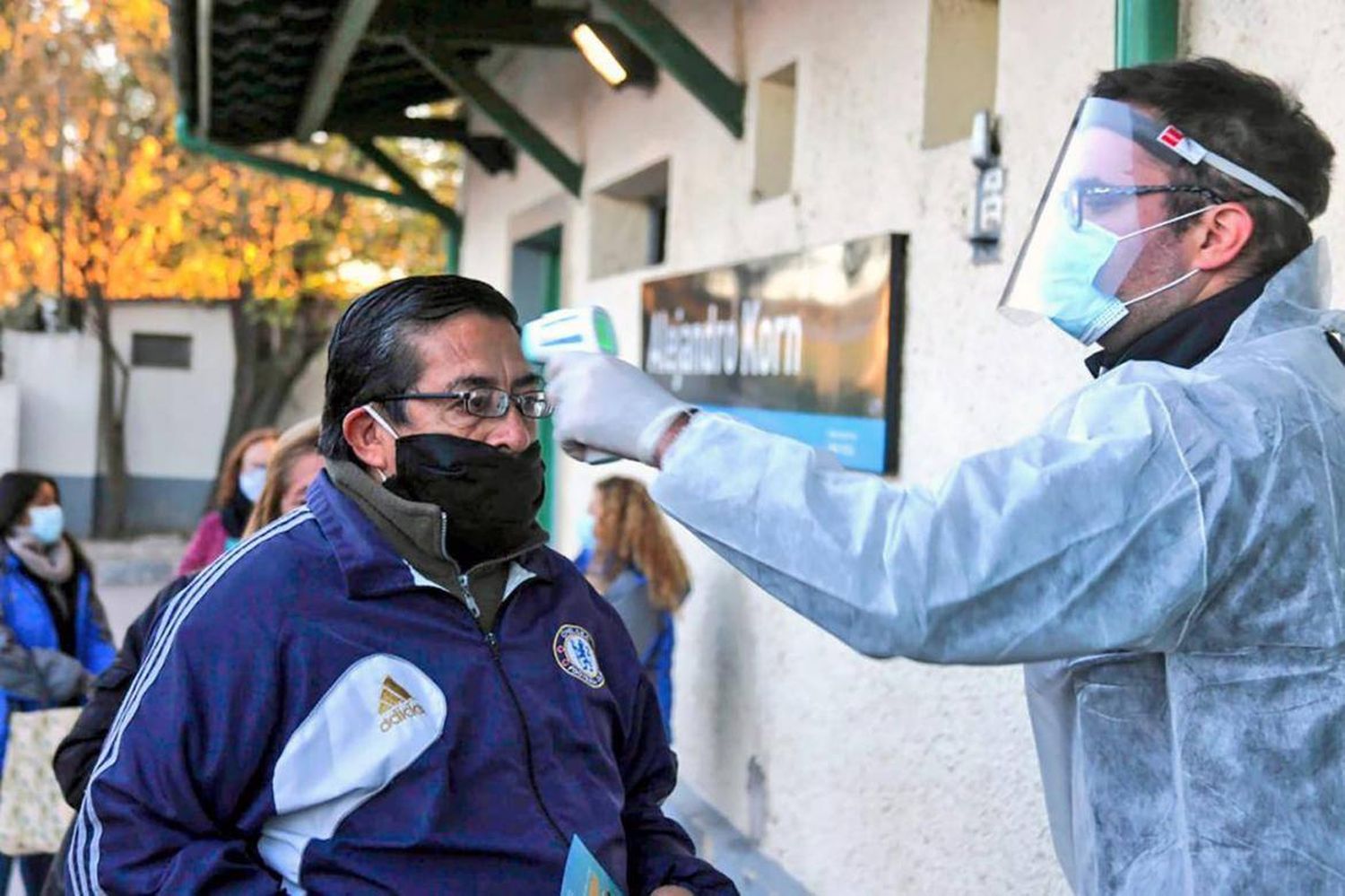 Récord de contagios de coronavirus en Argentina: 904 nuevos casos y un total de 18.319 infectados