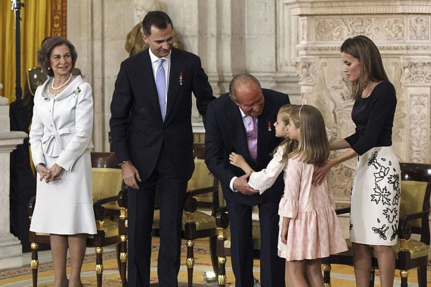 Juan Carlos de Borbón y su familia el día de su abdicación.