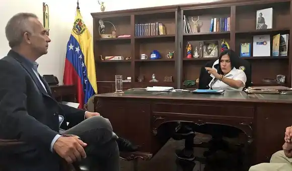 ¡OPINIÓN DIVIDIDA! San Cristóbal se debate entre votar o no el 21N