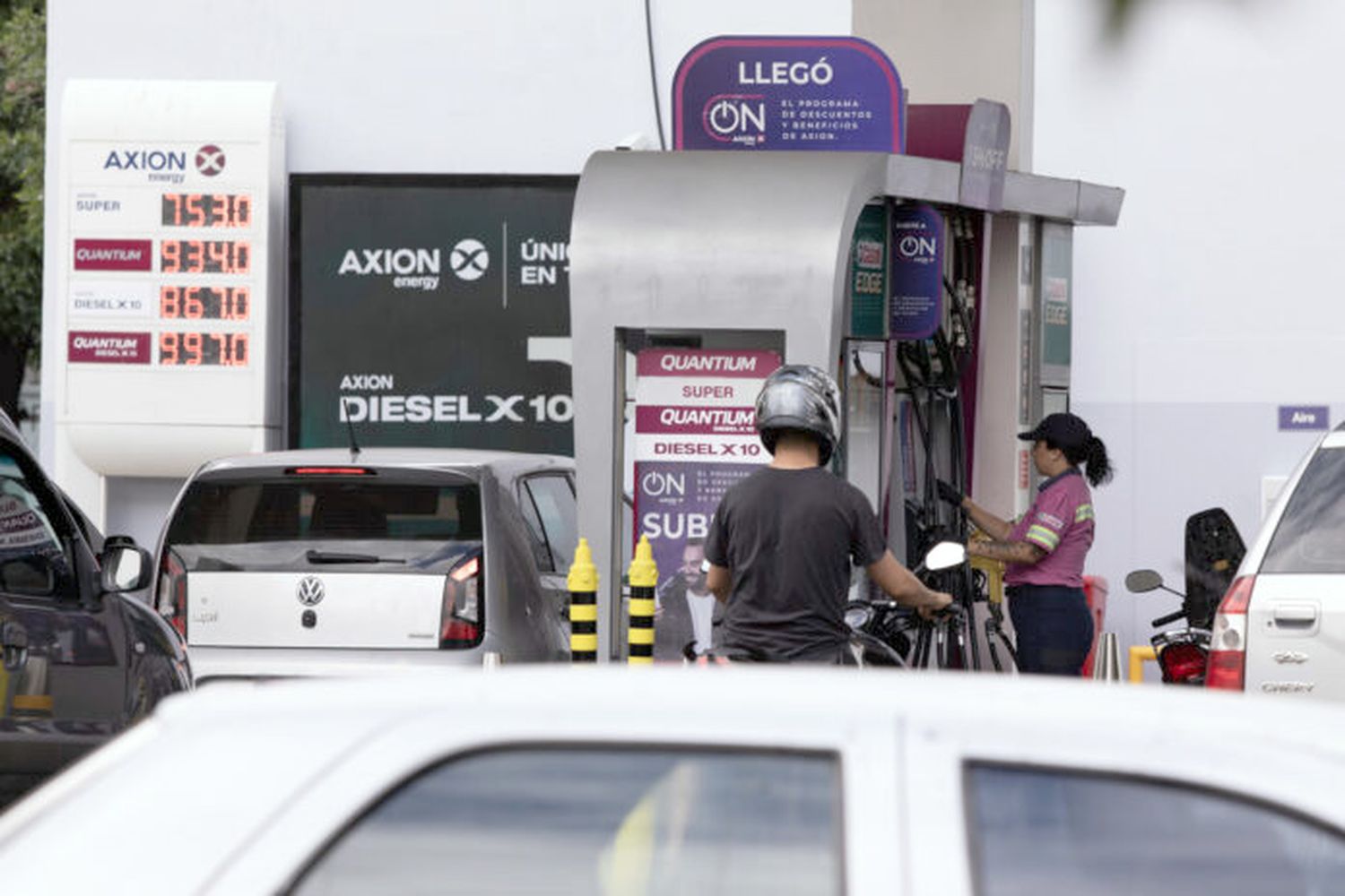 El precio de las naftas en la mira. (Xinhua)