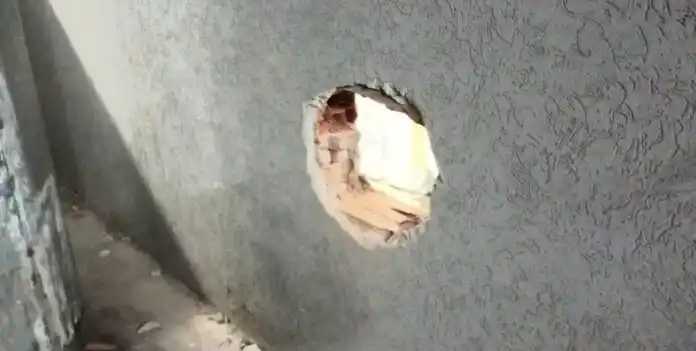 El boquete en la alcaldía porteña.