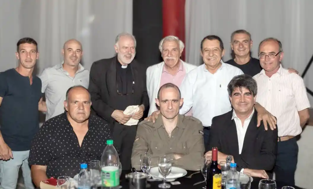 En el aniversario. Marini con autoridades del club