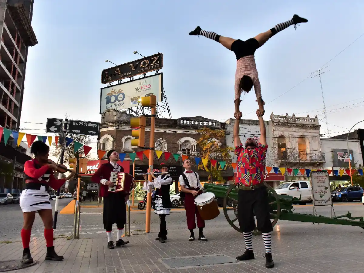  “La 25” se llenó de música y shows 