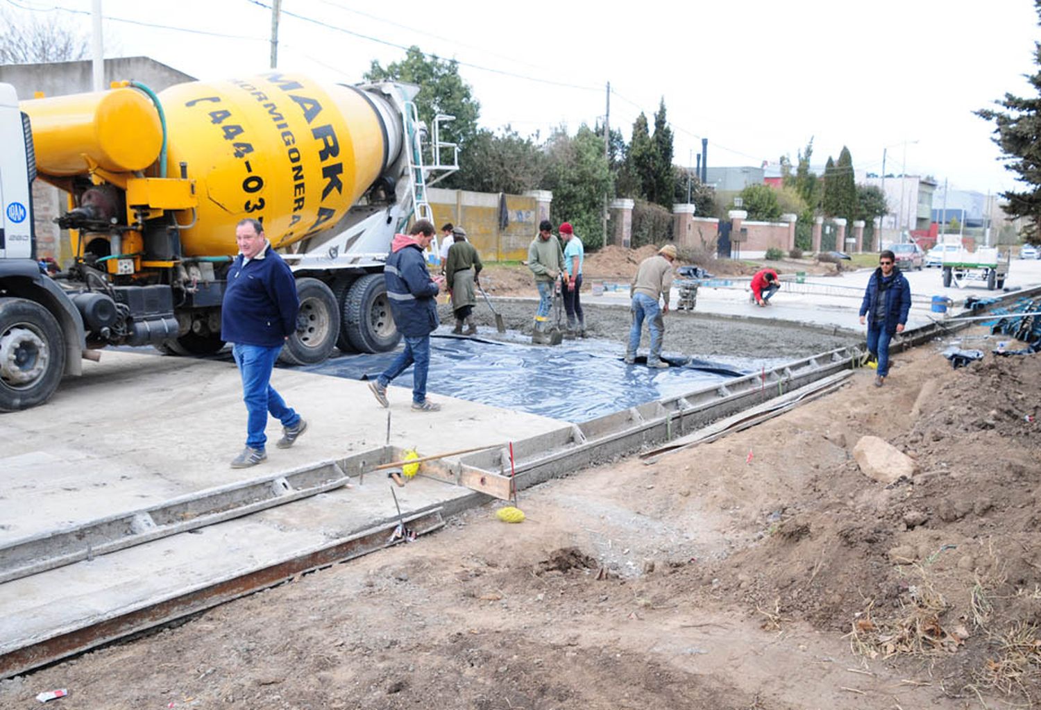 En clima de campaña, Lunghi recorrió obras y evaluó que la situación presupuestaria es problemática