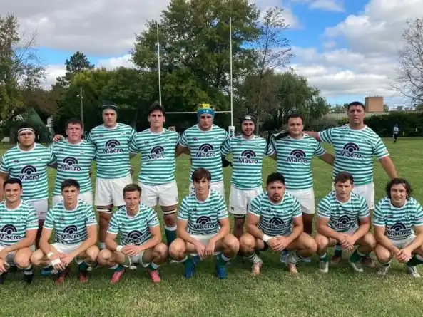 El Verde estrenó indumentaria en Ibarlucea. Foto: CRAR