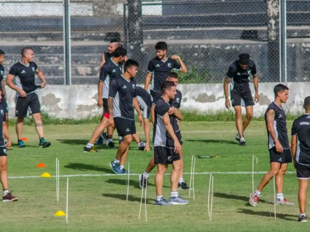 Barbero y cinco jugadores de Central Norte, positivos de coronavirus