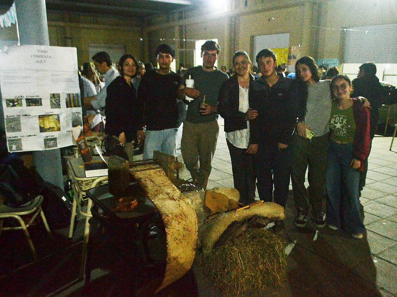 La ESJA N° 2 “Roberto Epele” realizó una feria de emprendimientos con gran participación estudiantil