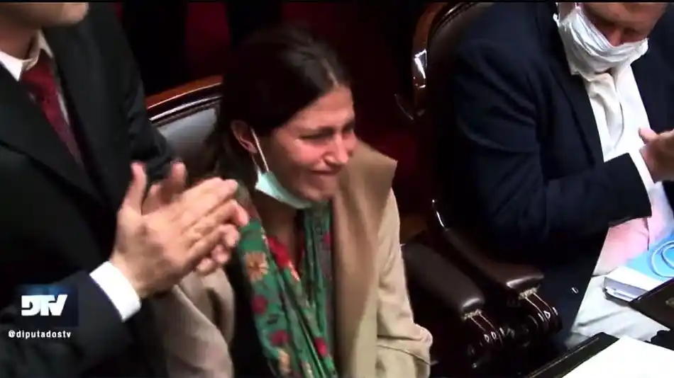 Se homenajeó a la diputada Camila Crescimbeni, quien atreviesa un difícil momento personal