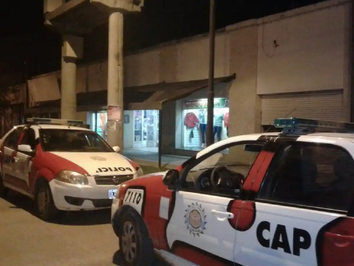 Robaron en un local de ropa de Morteros 