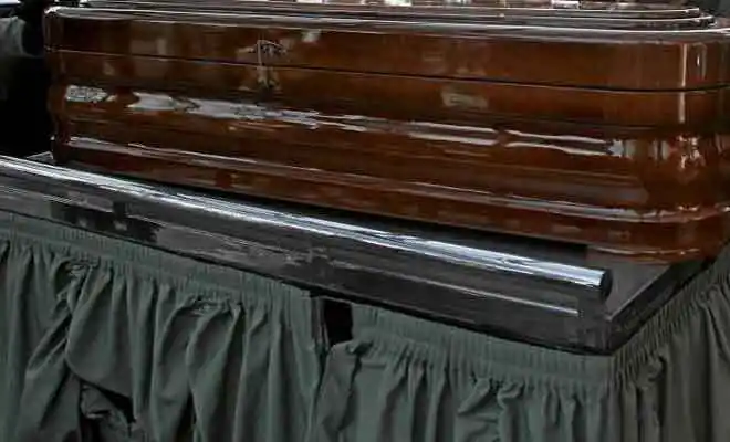 Valencia prohíbe la cremación de fallecidos por cáncer