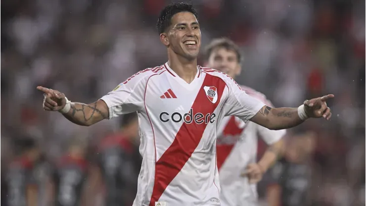 River goleó a Barracas Central y quiere seguir cerca de los líderes