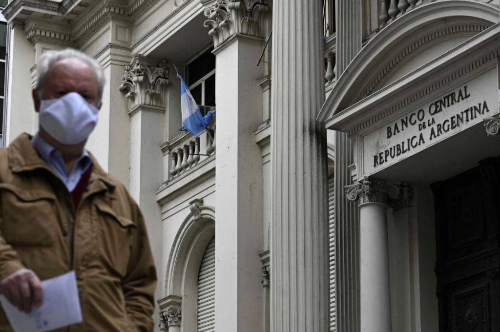 La tasa mínima para los plazos fijos será del 38,74%