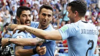 Uruguay arrancó como el más efectivo del torneo al golear a Ecuador