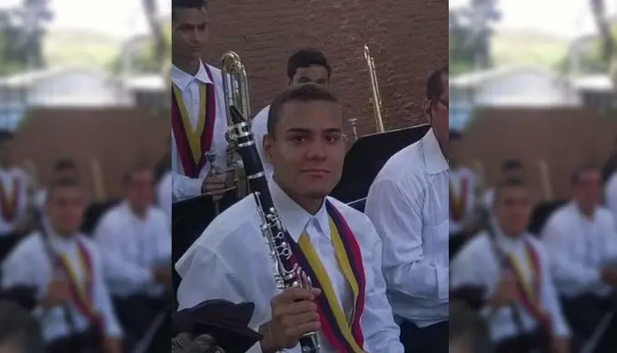 DETENIDOS POLICÍAS implicados en homicidio del músico Diego Rosas