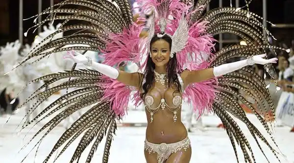 Evangelina Carrozzo: “Me da mucha felicidad ser la imagen del Carnaval del País”