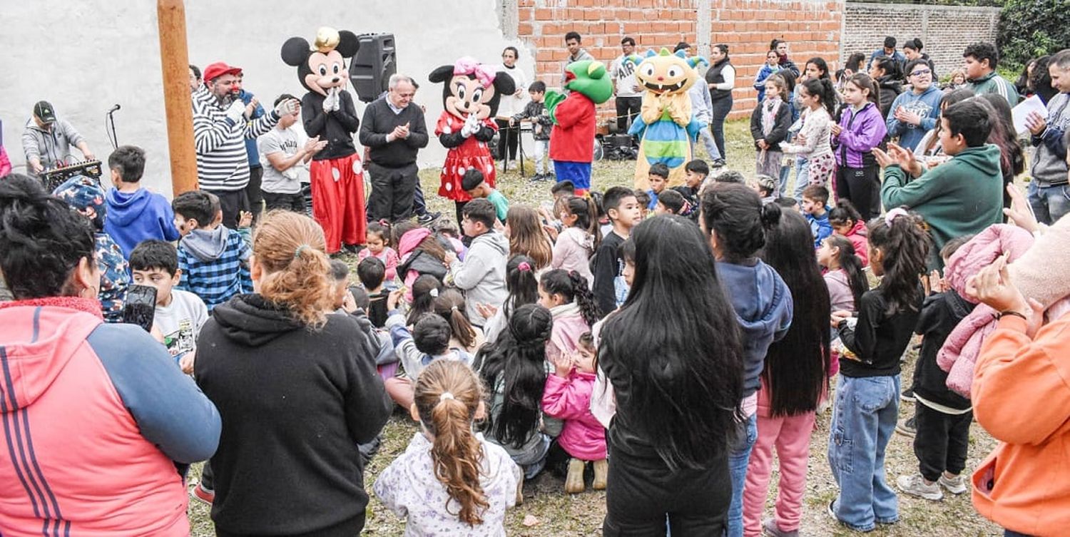 El “Carro de la Alegría” llevó diversión a seis barrios este fin de semana