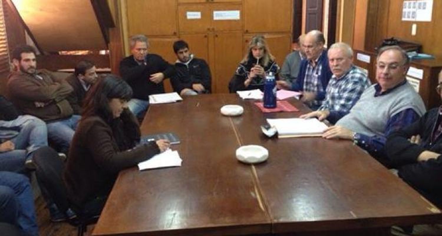 Reunión del Comité de Crisis: “El déficit ya nos pasó por arriba”