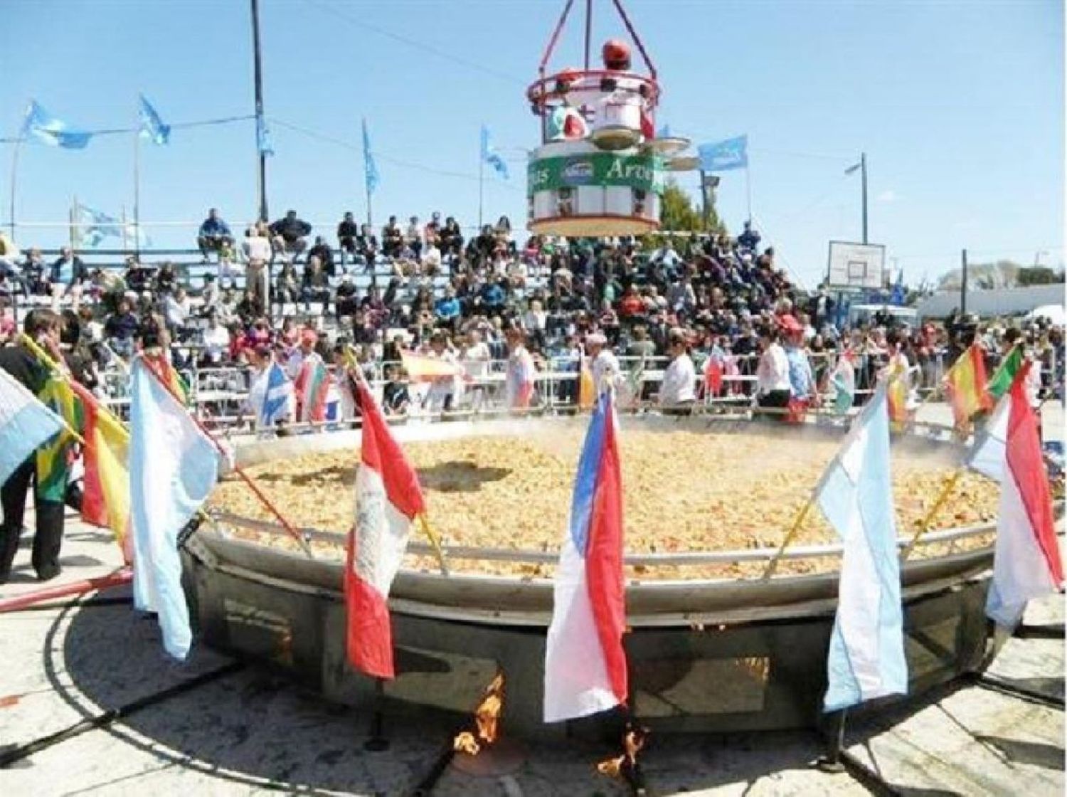 Villa Gesell recibe a los turistas con Dancing Mood, desfile de carrozas y la “gran paella de la amistad”