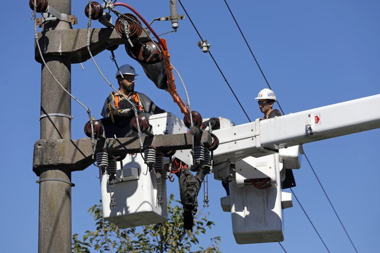 El Gobierno extendió el congelamiento de tarifas de luz y gas hasta marzo