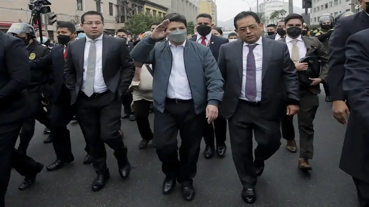 ¡NO SE VISTA QUE NO VA! Congreso del Perú no permite a Pedro Castillo ir a la investidura de Gustavo Petro