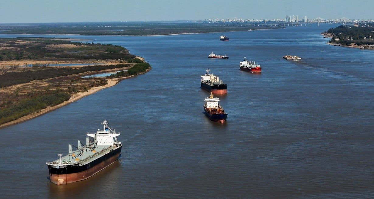 La mayor cantidad de granos partieron desde el Gran Rosario durante los primeros seis meses del año, con un volumen de 12,1 Mt desde los puertos del departamento de San Lorenzo y de 7,1 Mt desde los del departamento Rosario.